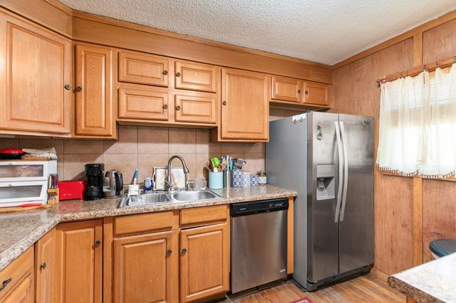 8401 Horton Avenue, Urbandale, IA 50322