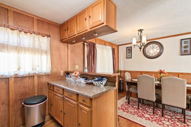 8401 Horton Avenue, Urbandale, IA 50322