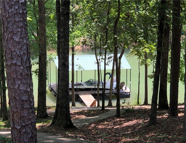 303 Cherrwood Drive, Westminster, SC 29693