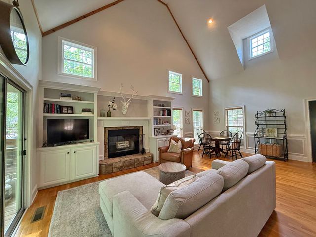 303 Cherrwood Drive, Westminster, SC 29693