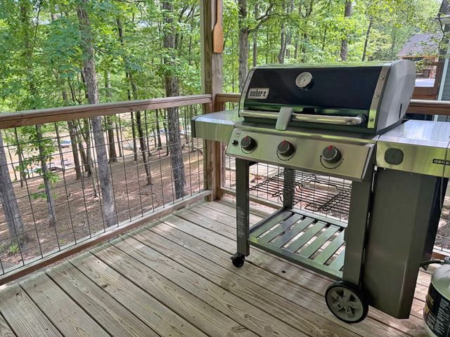 303 Cherrwood Drive, Westminster, SC 29693