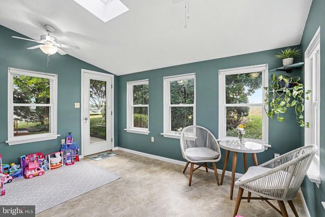 330 DOGWOOD LN, New Holland, PA 17557