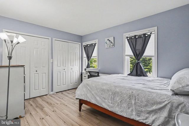 330 DOGWOOD LN, New Holland, PA 17557