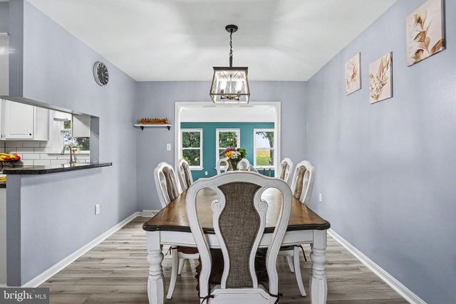 330 DOGWOOD LN, New Holland, PA 17557