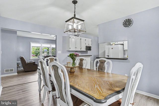 330 DOGWOOD LN, New Holland, PA 17557