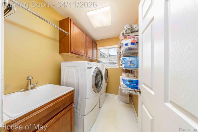 3044 Pheasant Run East Drive, Wixom, MI 48393