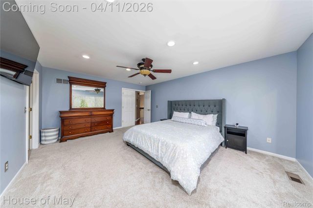 3044 Pheasant Run East Drive, Wixom, MI 48393