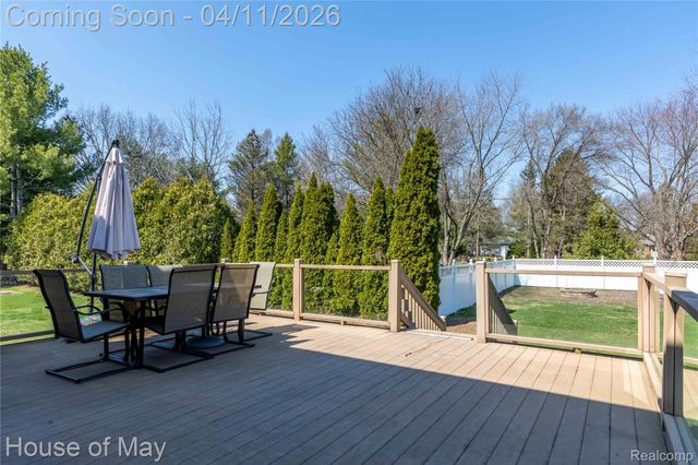 3044 Pheasant Run East Drive, Wixom, MI 48393