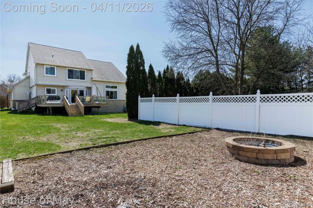 3044 Pheasant Run East Drive, Wixom, MI 48393