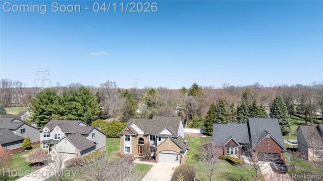 3044 Pheasant Run East Drive, Wixom, MI 48393