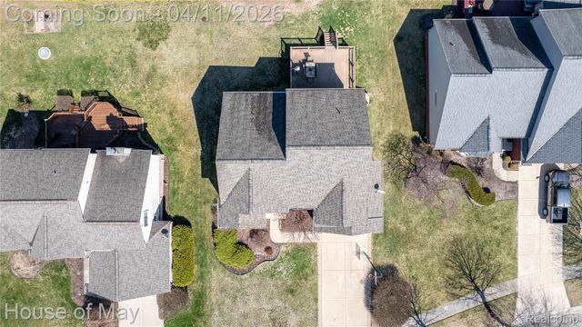 3044 Pheasant Run East Drive, Wixom, MI 48393