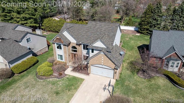 3044 Pheasant Run East Drive, Wixom, MI 48393