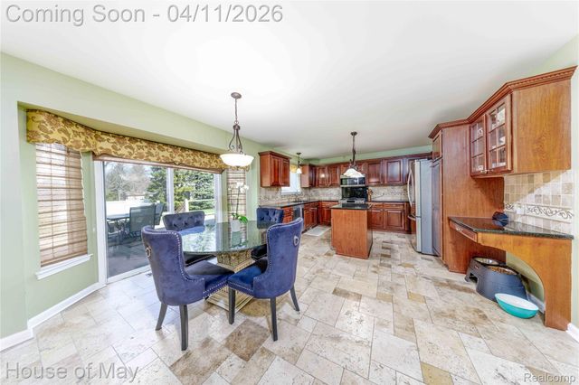3044 Pheasant Run East Drive, Wixom, MI 48393