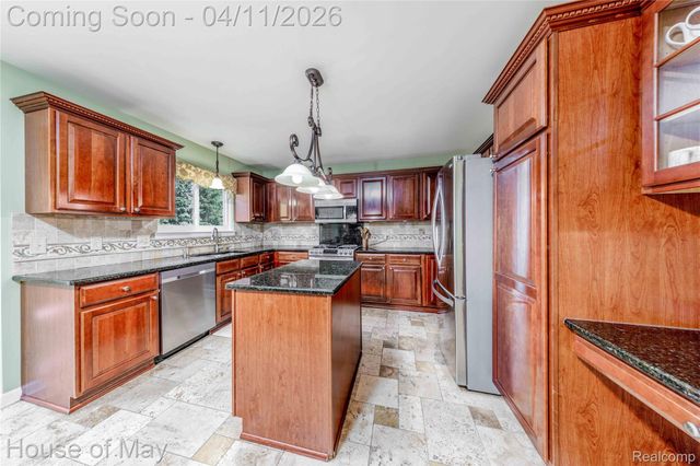 3044 Pheasant Run East Drive, Wixom, MI 48393