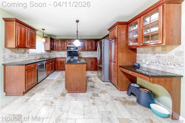 3044 Pheasant Run East Drive, Wixom, MI 48393