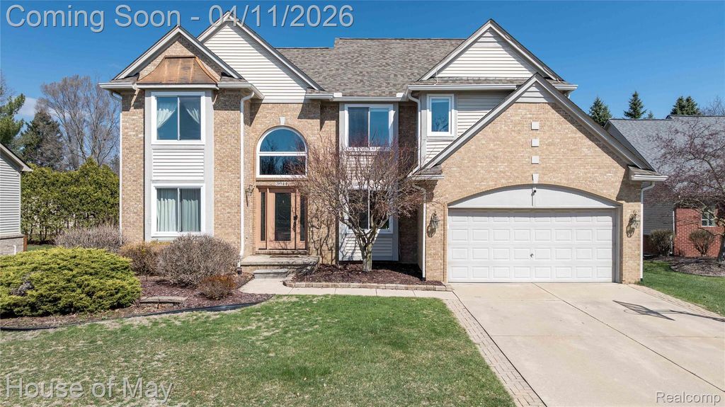 3044 Pheasant Run East Drive, Wixom, MI 48393
