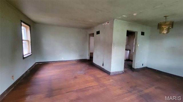 8525 Appleton Drive, University City, MO 63132