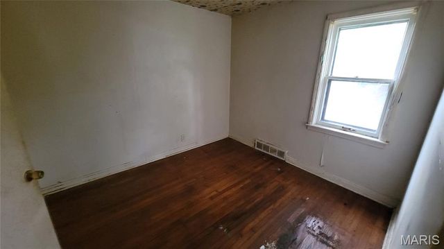 8525 Appleton Drive, University City, MO 63132
