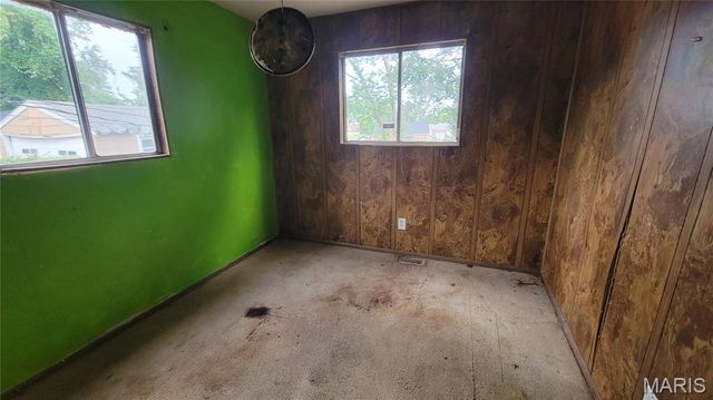 8525 Appleton Drive, University City, MO 63132
