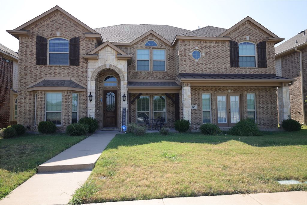 127 Lake Trail Drive, Red Oak, TX 75154