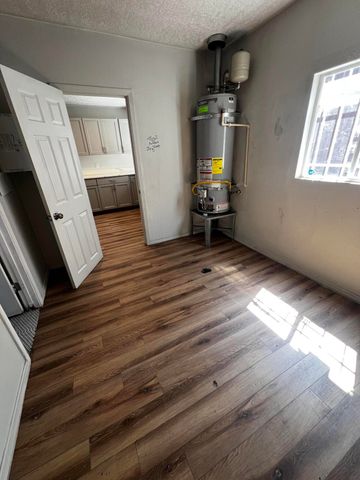 6913 ACOMA Road SE, Albuquerque, NM 87108