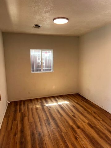 6913 ACOMA Road SE, Albuquerque, NM 87108