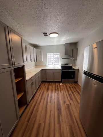 6913 ACOMA Road SE, Albuquerque, NM 87108