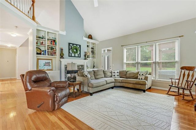 1054 AVERY CREEK Drive, Woodstock, GA 30188