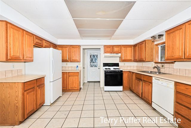 2569 Harding Avenue, Muskegon, MI 49441