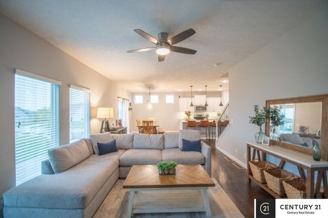 10433 S 110th Street, Papillion, NE 68046