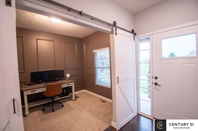 10433 S 110th Street, Papillion, NE 68046