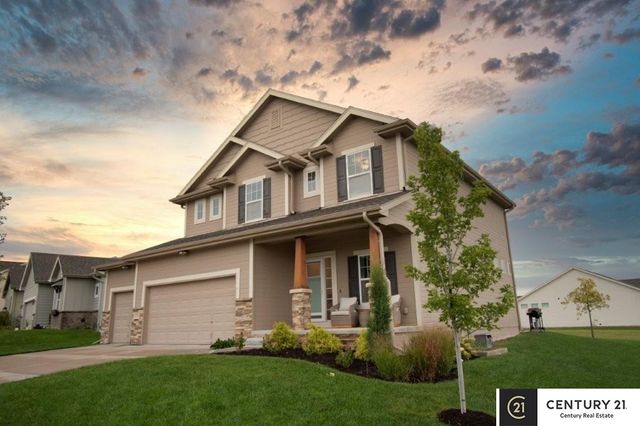 10433 S 110th Street, Papillion, NE 68046