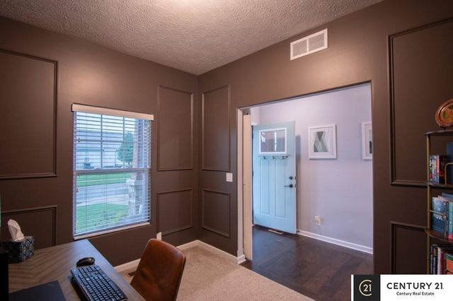 10433 S 110th Street, Papillion, NE 68046