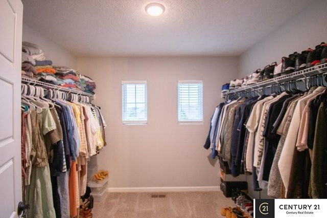 10433 S 110th Street, Papillion, NE 68046