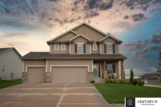 10433 S 110th Street, Papillion, NE 68046