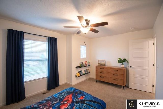 10433 S 110th Street, Papillion, NE 68046