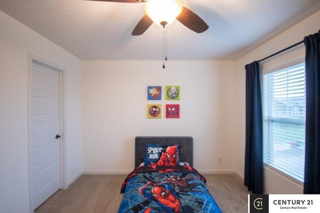 10433 S 110th Street, Papillion, NE 68046