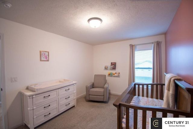 10433 S 110th Street, Papillion, NE 68046