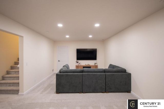 10433 S 110th Street, Papillion, NE 68046