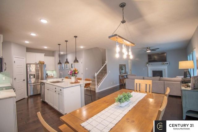 10433 S 110th Street, Papillion, NE 68046