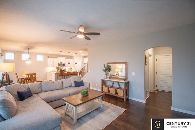 10433 S 110th Street, Papillion, NE 68046