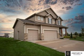 10433 S 110th Street, Papillion, NE 68046