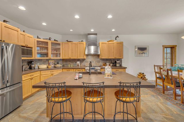 56160 Sable Rock Loop, Bend, OR 97707