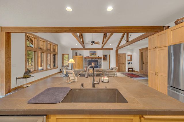 56160 Sable Rock Loop, Bend, OR 97707