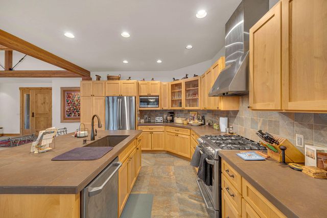 56160 Sable Rock Loop, Bend, OR 97707