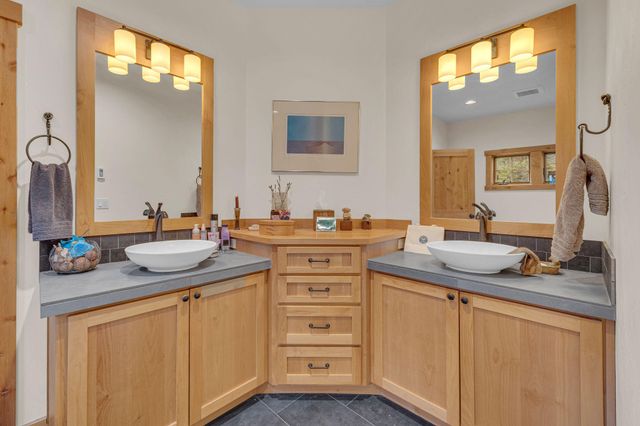 56160 Sable Rock Loop, Bend, OR 97707