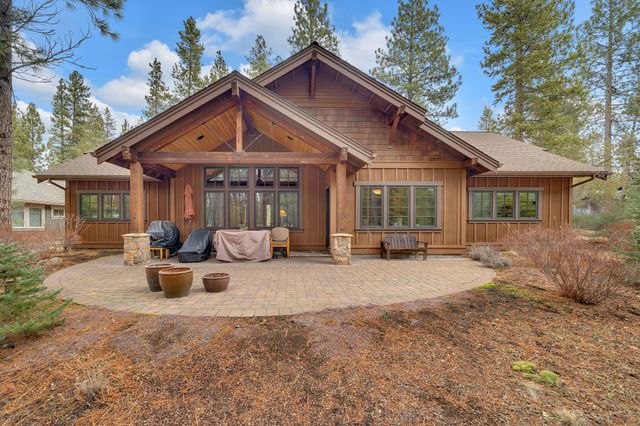 56160 Sable Rock Loop, Bend, OR 97707