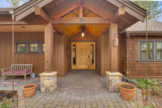 56160 Sable Rock Loop, Bend, OR 97707