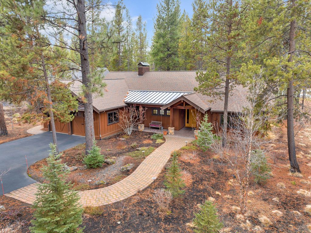 56160 Sable Rock Loop, Bend, OR 97707