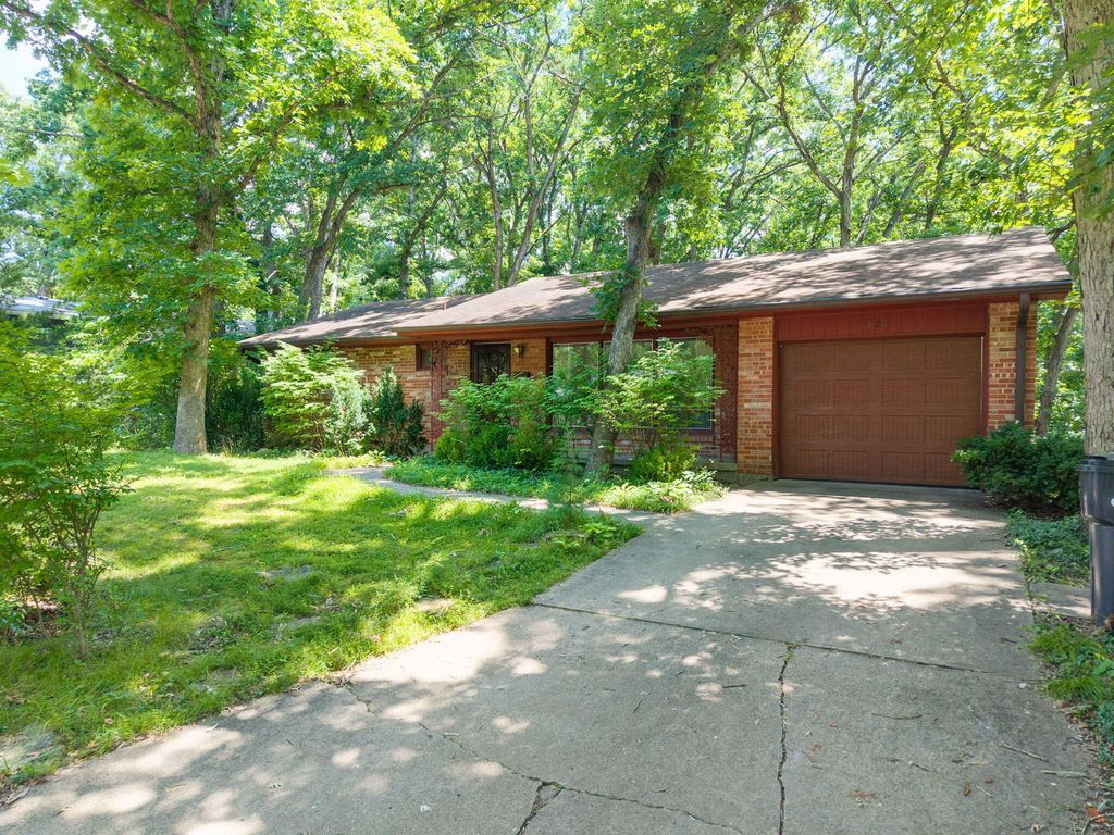 1906 DARTMOUTH, Columbia, MO 65203